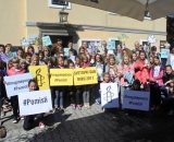 Dan miru smo obeležili z Rock mulčki in izdajo slikanice Pomisli