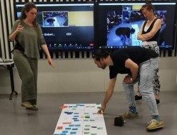 Stoj mi ob strani: Borimo se proti nasilju nad ženskami in dekleti